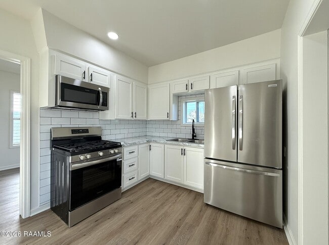 Building Photo - 801 Cleveland St