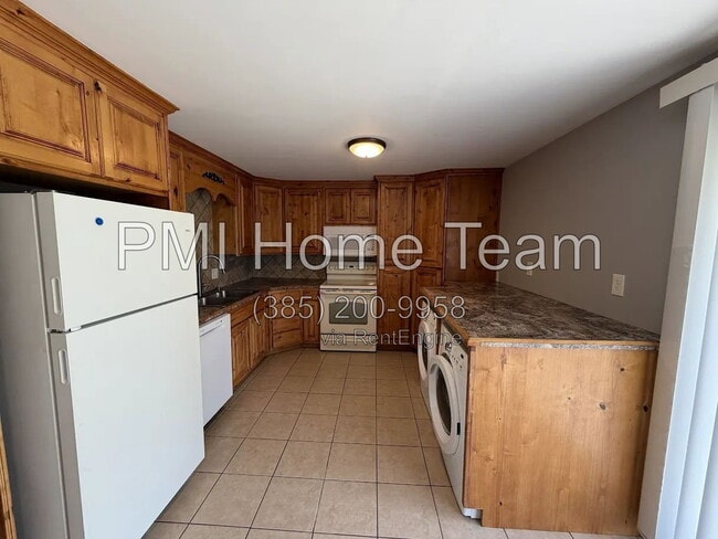 Building Photo - 273 Laker Wy