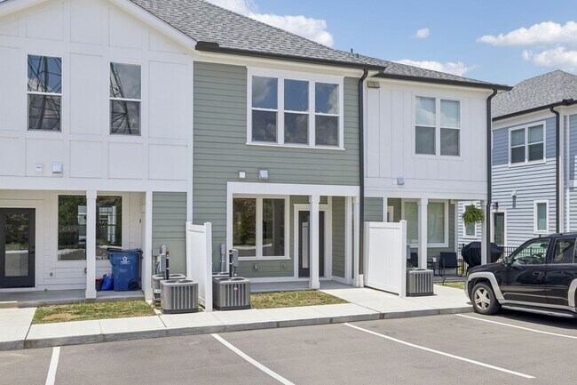 Building Photo - 114 Stella Dr