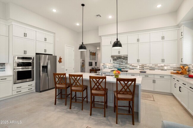 Building Photo - 21387 W Meadowbrook Ave