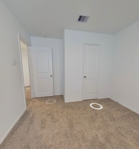 Building Photo - 2434 Moraine Vly Dr