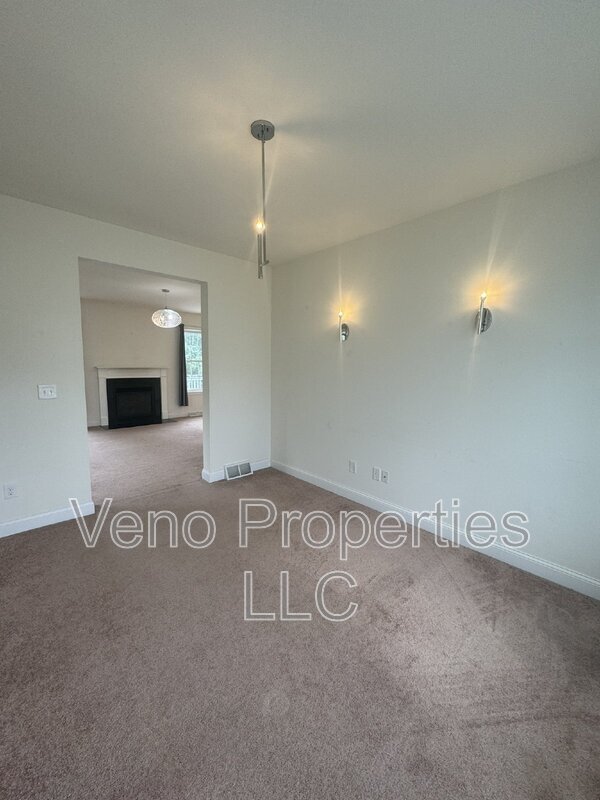 Building Photo - 17 Ironwood Street