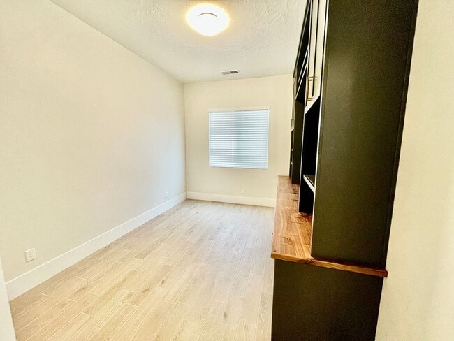 Building Photo - Lovely Four-Bedroom in Ivins with 3-Car Garage and Small RV parking Has Lots of Upgrades