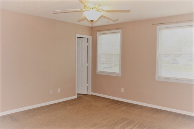 Building Photo - Staff Favorite.