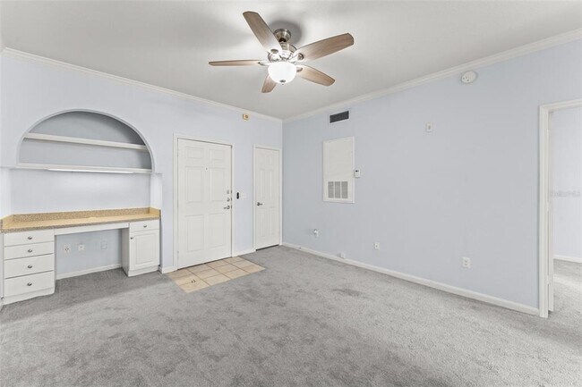 Building Photo - 860 N Orange Ave