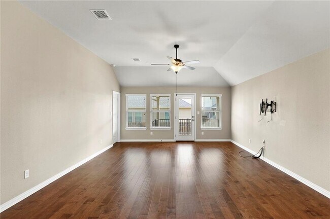 Building Photo - 2913 Consuelo Wy