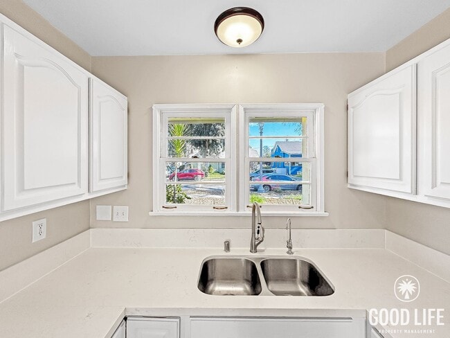 Building Photo - Charming 3-Bedroom Anaheim Home Featuring Private Backyard & 2 Car Garage