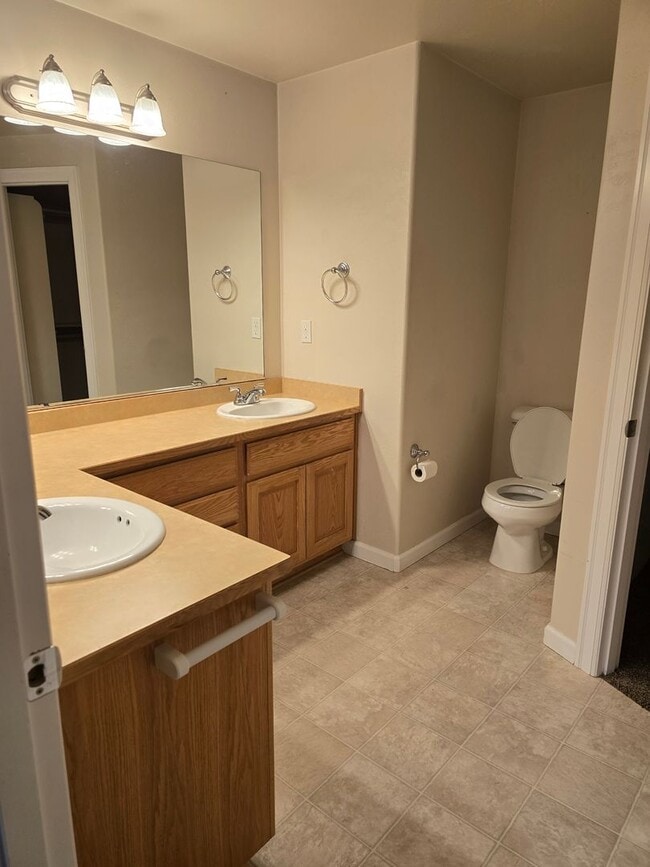 Building Photo - 3 bed 2 bath  Home for Rent in Grants Pass