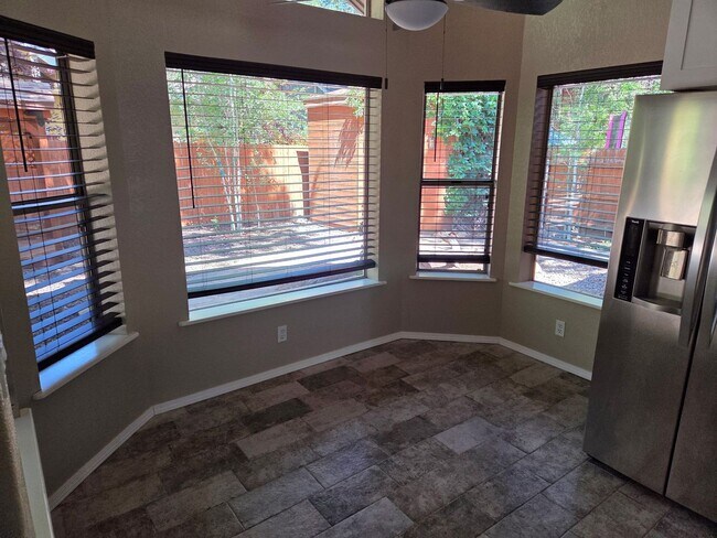 Building Photo - *LEASE PENDING Move-In Ready! Bright & Air...