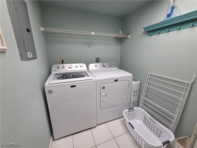 Building Photo - 14509 Aeries Way Dr