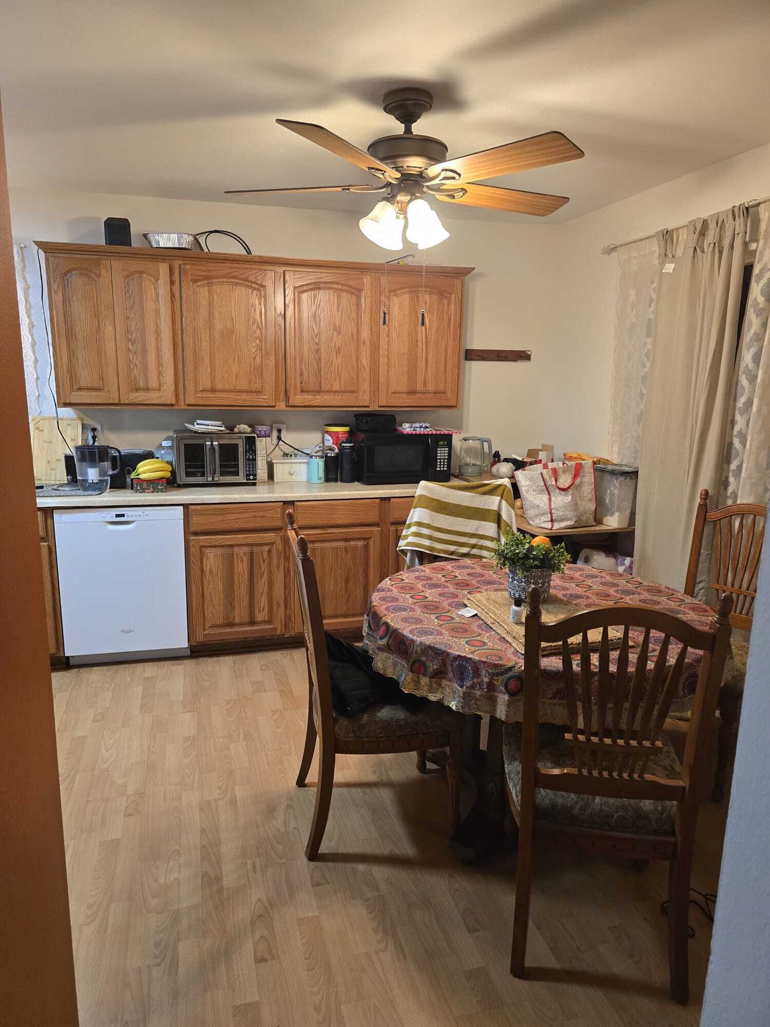 Building Photo - 1811 E Grand Ave