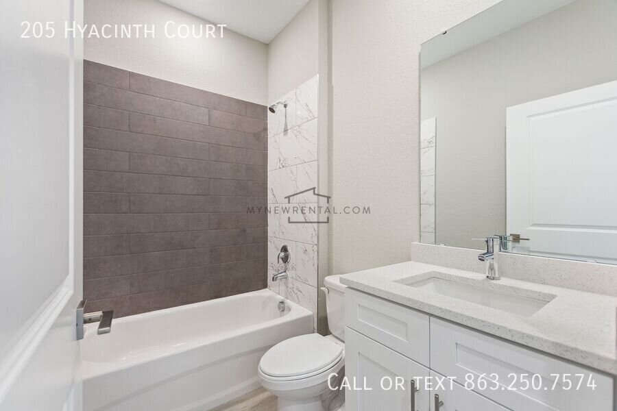 Building Photo - 205 Hyacinth Ct