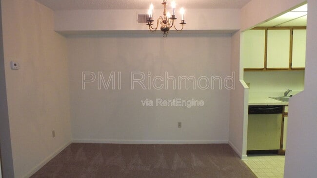 Building Photo - 2103 Turtle Creek Dr