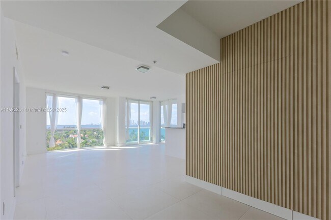 Building Photo - 7900 Harbor Island Dr