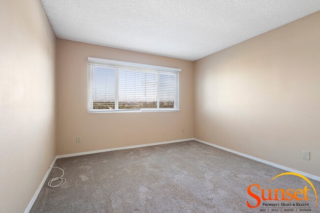 Building Photo - 2915 Cowley Way
