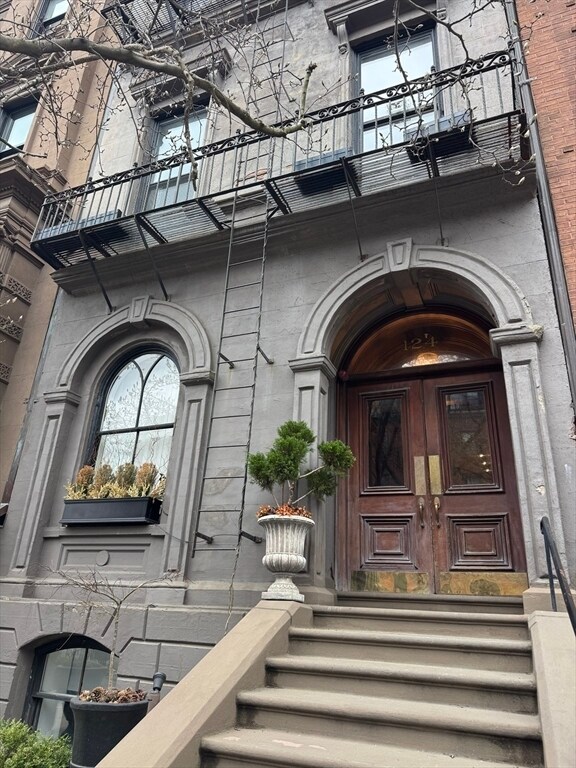 Building Photo - 124 Beacon St