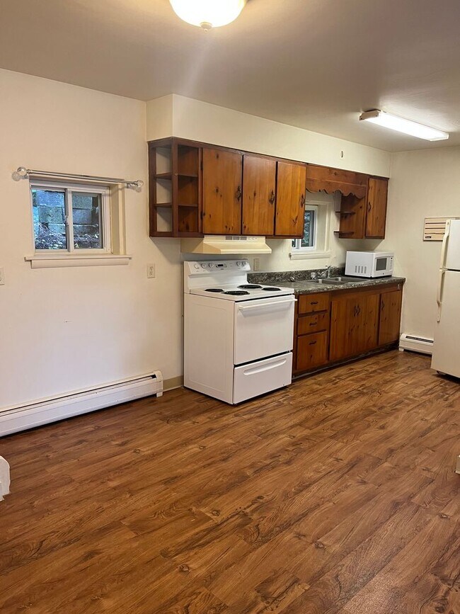 Building Photo - 710 Valentine St