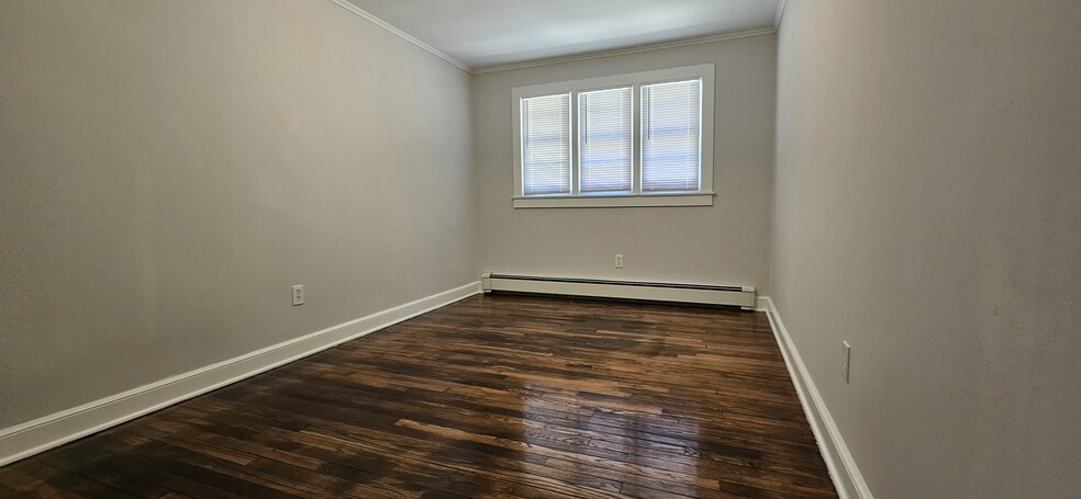 Bedroom 1 - 2125 Highland Ave