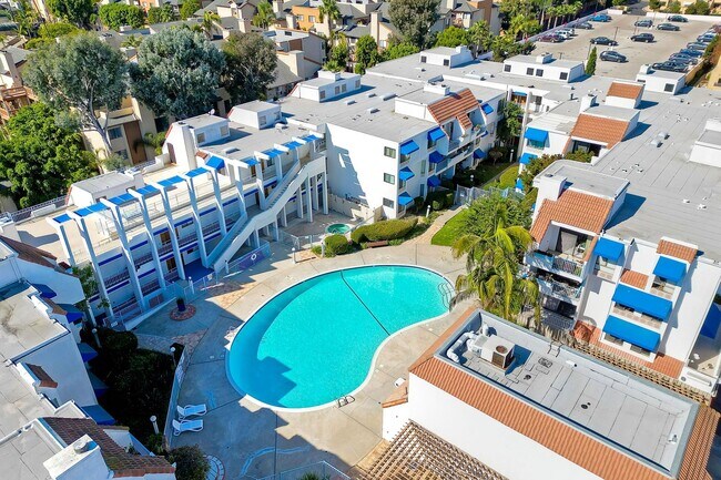 Building Photo - La Jolla Pines- Top Level 2 Bed/2 Ba Available Now!!