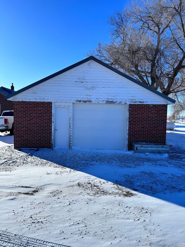 Building Photo - Beautifull 2 bedroom home avail in June