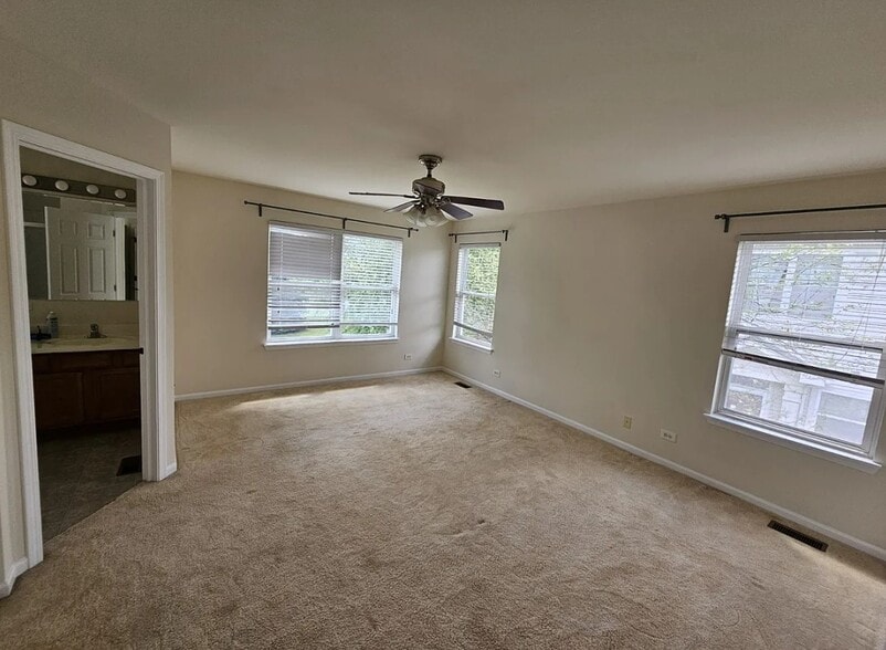 Building Photo - 1424 Prescott Dr