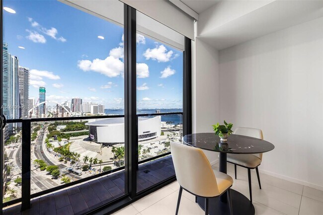 Building Photo - 398 NE 5th St