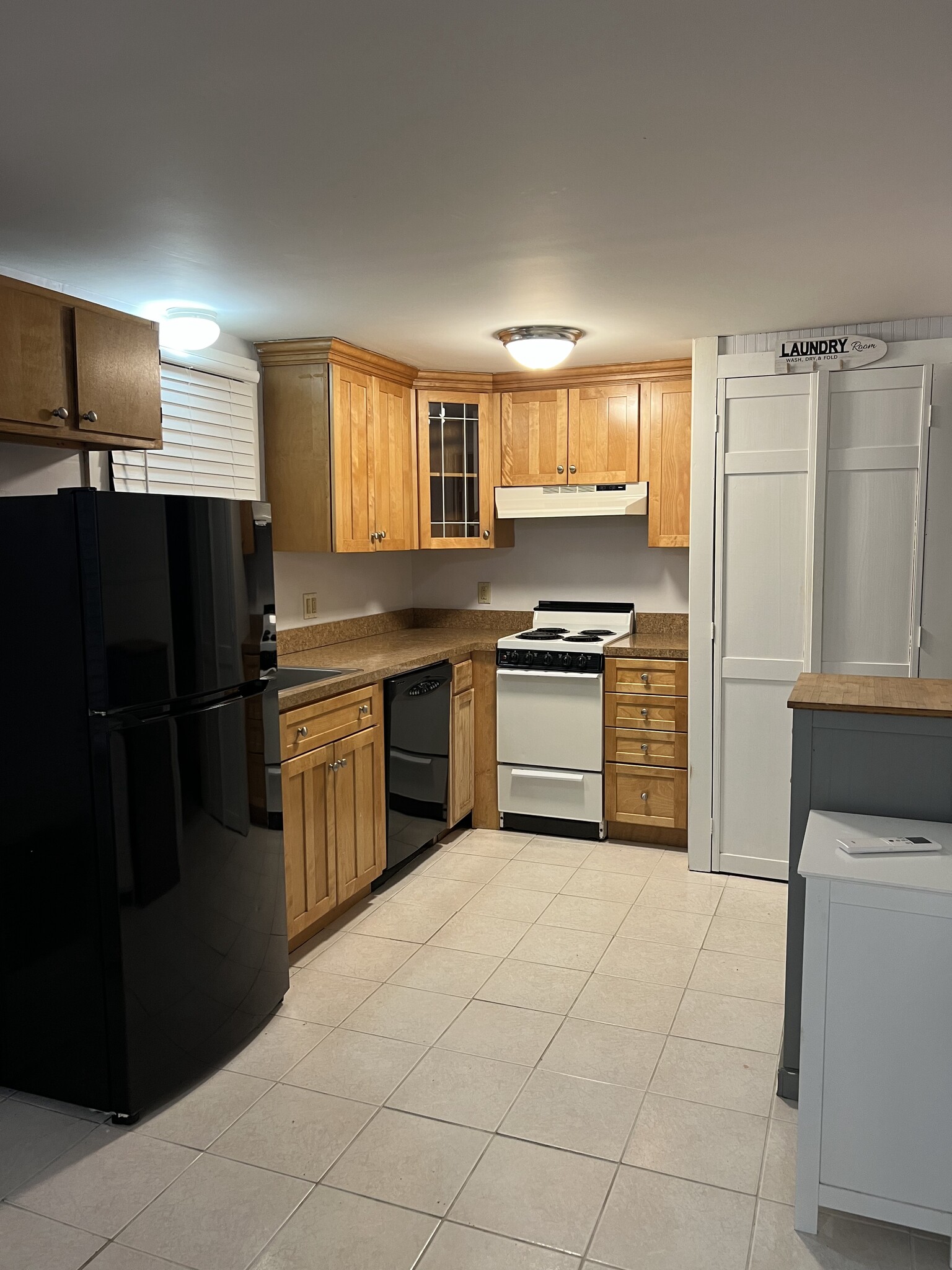 Kitchen - 8 Highland Ave