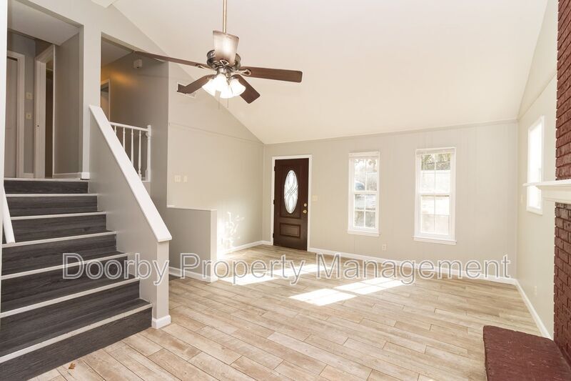 Building Photo - 6619 Fairview Rd