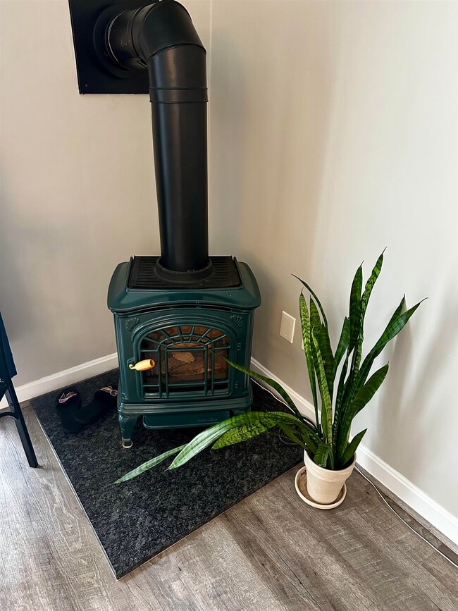 Building Photo - 22 Essex Grn Dr