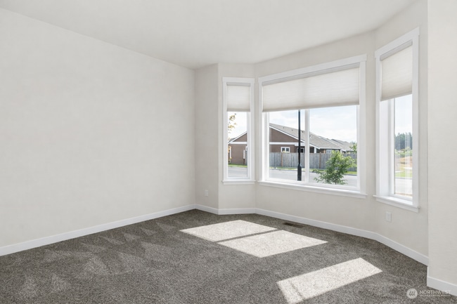 Building Photo - 641 Maggee St SE