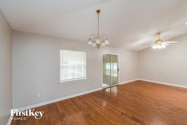 Building Photo - 3500 Wentworth Cir W