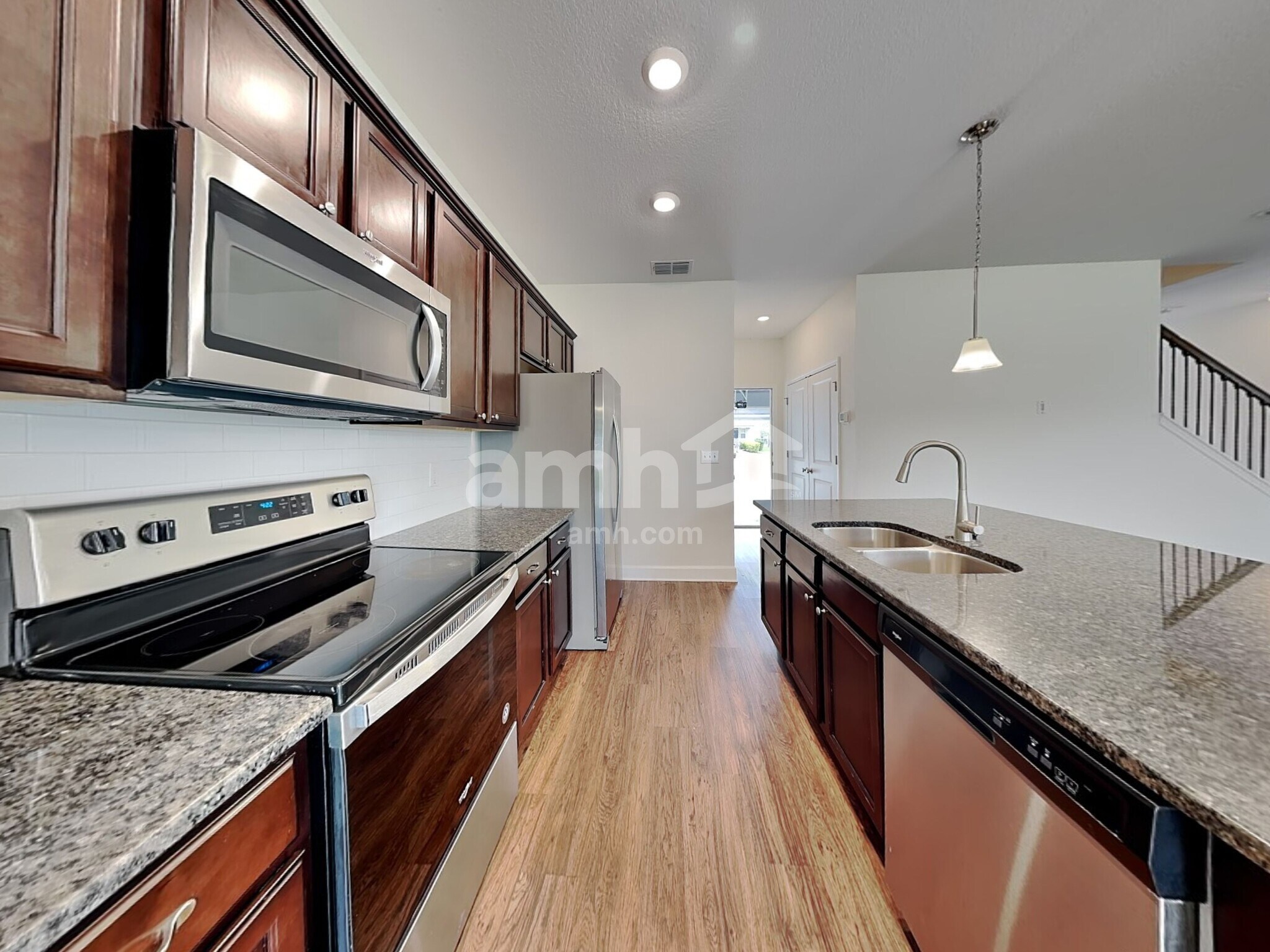 Building Photo - 919 Walden Pond Dr