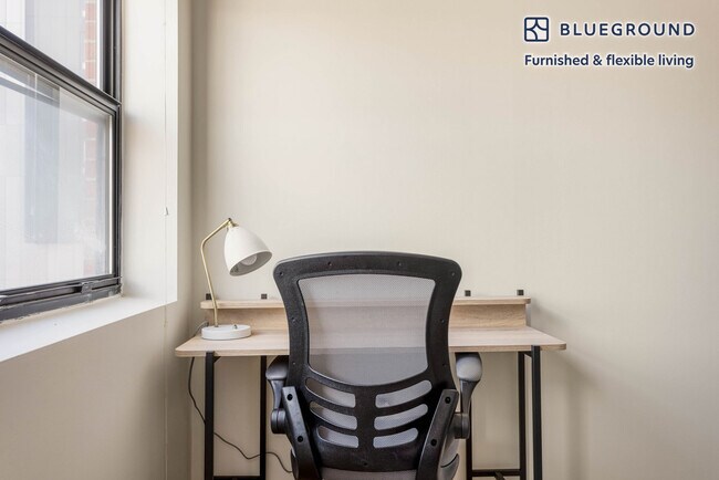 Building Photo - 10 Magazine St