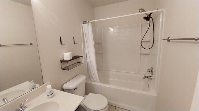 Building Photo - 18116 Viento Dr