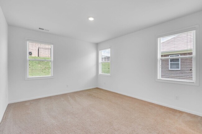 Building Photo - 8028 Forest Hills Dr