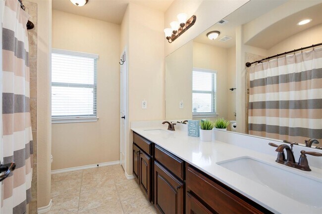 Building Photo - Haslet 4 Bedroom Home