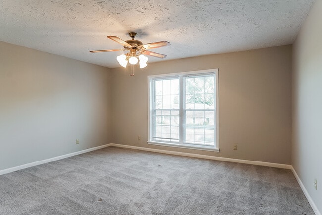 Building Photo - 7033 Brassie Bend