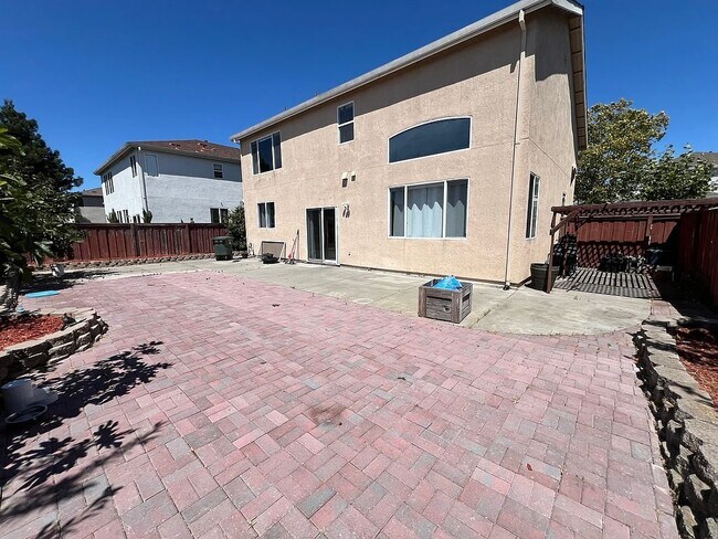 Building Photo - 831 Spring Mountain Ln