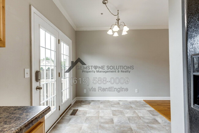 Building Photo - 1012 McKenna Dr