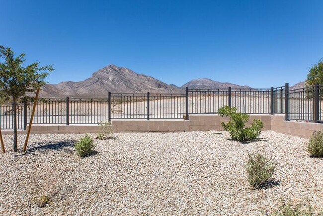 Building Photo - Stunning 3-Bedroom Home in Desirable Summerlin West