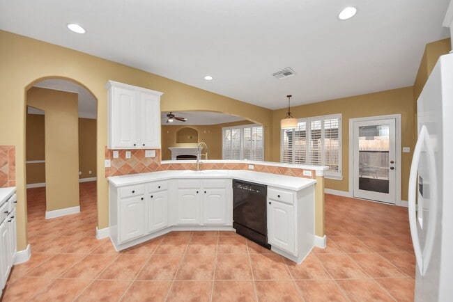 Building Photo - 12702 Silver Rod Ln