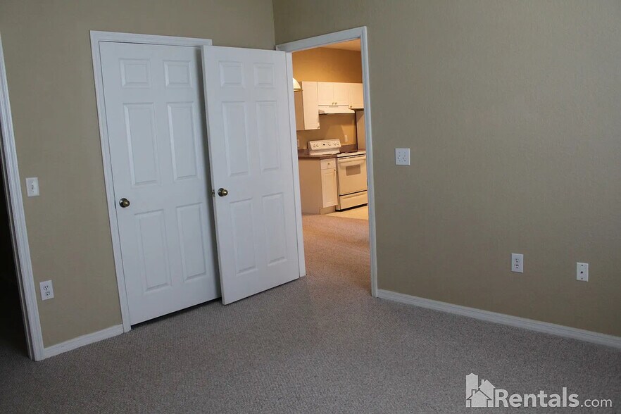 Building Photo - 841 Grand Regency Pointe