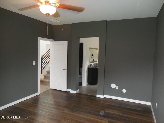 Building Photo - 12125 Mesquite River Dr