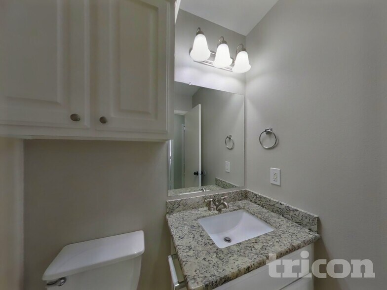 Building Photo - 16229 Summerset Estates Blvd