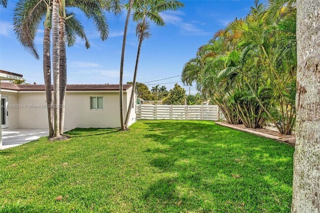 Building Photo - 1510 Coolidge St