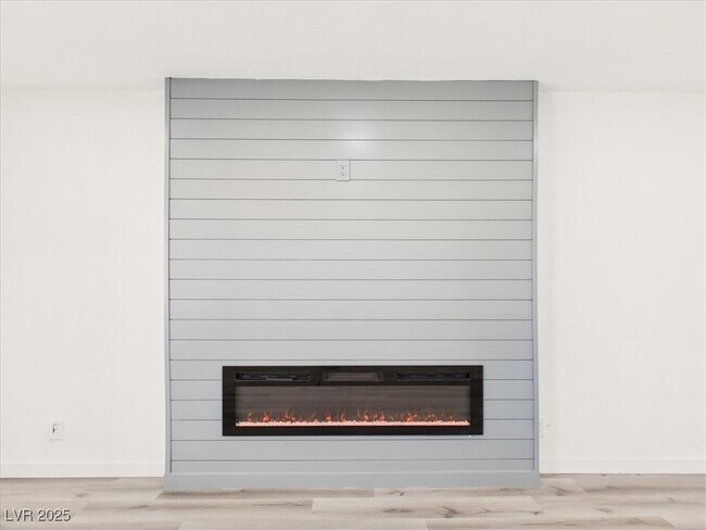 Building Photo - 5610 N Linda St