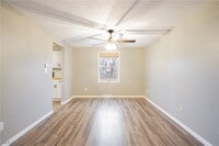 Building Photo - 472 Gresham Dr