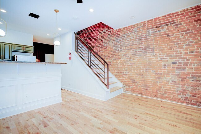 Building Photo - ? Spacious Living in the Heart of Philadelphia