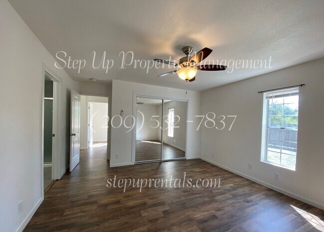 Building Photo - 11240 CA-49