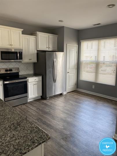 Building Photo - 8960 Commons Townes Dr